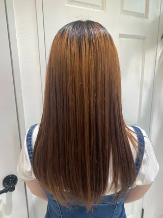 ロング カラー／ブリーチ しほのヘアスタイル