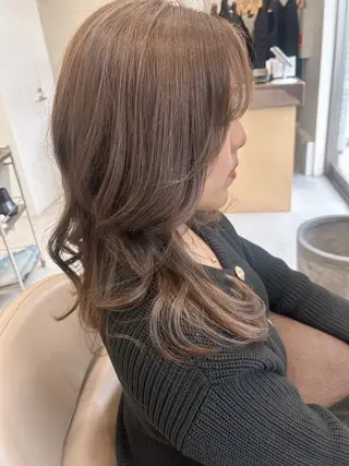 ロング カラー 💛🤍U too e’s 鎌倉🧸のヘアスタイル