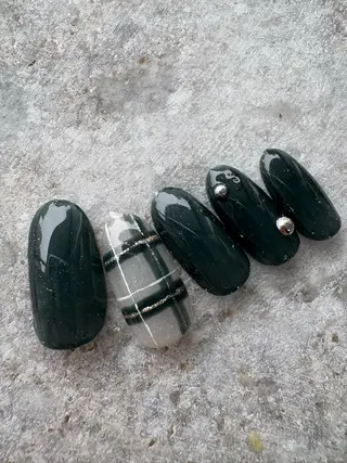 ネイル 黒須莉奈 IRYのネイルデザイン