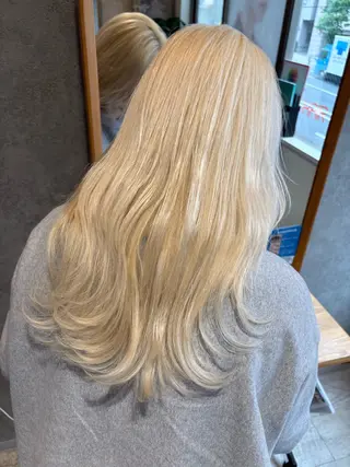ロング カラー ヘアアレンジ 🧶ブリーチカラー TERU🧶のヘアスタイル