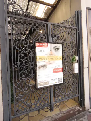 メッサ•ラフィナート所属・MESSA Raffinatoのマツエク・マツパデザイン