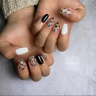 ネイル GRANDE OSU Anna 🧸💛のネイルデザイン