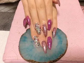 ネイル フラワー ムーンのネイルデザイン