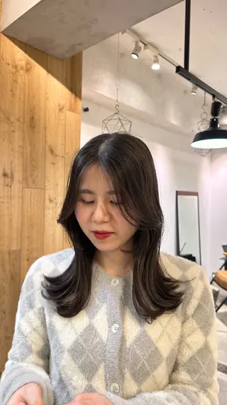 ミディアム Lomalia Rukaのヘアスタイル