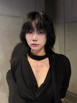 ミディアム カラー だいち/ハイトーン/ デザインカラーのヘアスタイル