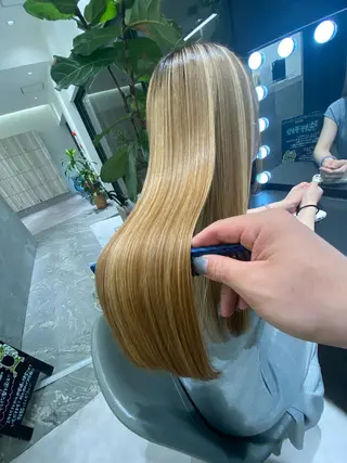 ロング ムトウセイマ/艶髪 /艶ケアWブリーチのヘアスタイル