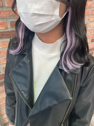 ミディアム カラー エクステ／インナー カラー 礒野朱里のヘアスタイル