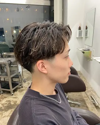 ショート メンズ THE DAY TOKYO men's cut 表参道/青山所属・メンズセンターパート 外人風ヘア/KOTAのヘアスタイル