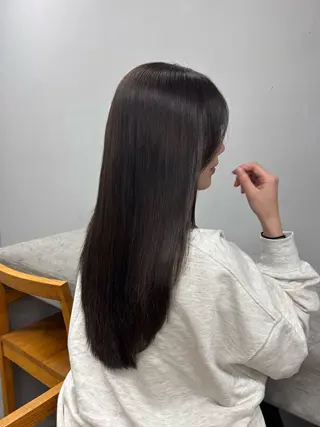 ミディアム nude所属・𝐀𝐦𝐞𝐫𝐢 /透明感カラーのヘアスタイル