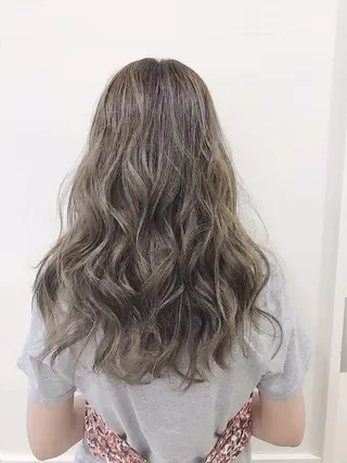 ロング neolive emのヘアスタイル
