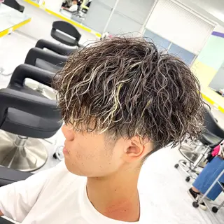ショート パーマ ヘアアレンジ メンズ 艶カラー の達人のヘアスタイル