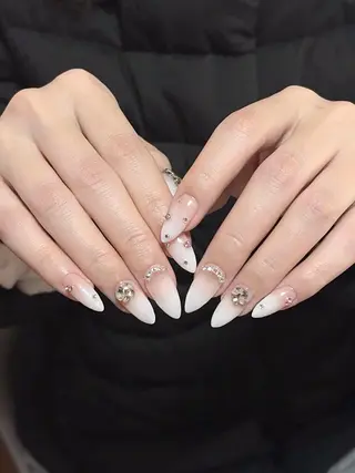 ネイル 🩷KaRin🩷 チップ長さ出し専門のネイルデザイン