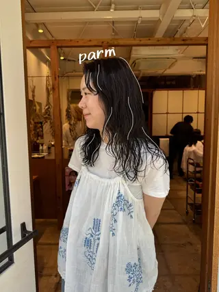 セミロング パーマ ENIF　大島 芽生のヘアスタイル