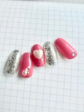 ネイル キャンアイドレッシー六本木店所属・MIKA／耳ツボ ／マグネットネイルのネイルデザイン