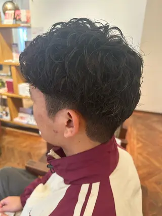 ショート パーマ メンズ 鈴木 優斗のヘアスタイル