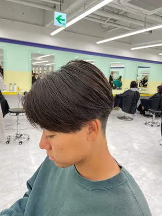 ミディアム パーマ ヘアアレンジ メンズ 艶カラー の達人のヘアスタイル