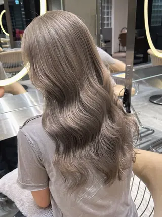 ロング 🥇KEN /レイヤー/艶カラーのヘアスタイル