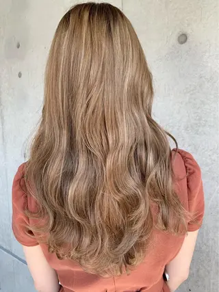 ロング カラー くすみミルクティー／ ブラウン🪡TOWAのヘアスタイル