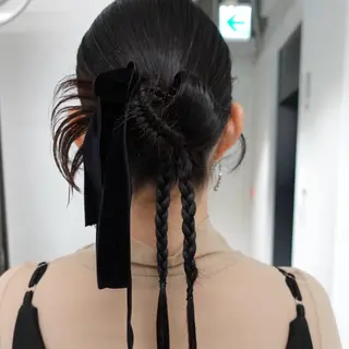 ミディアム ヘアアレンジ 🌐サトウ リョウ🌐のヘアスタイル