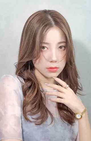 セミロング [似合う小顔カット] 🪽MUNi恵比寿のヘアスタイル