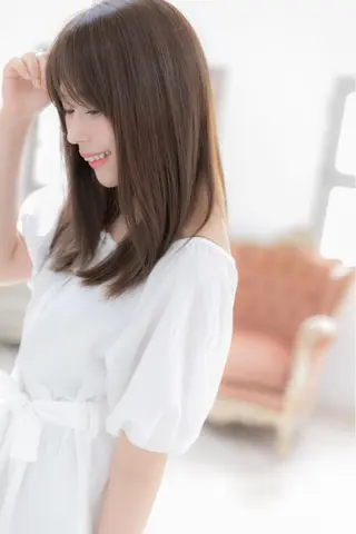 セミロング カラー パーマ ヘアアレンジ メンズ 川上 有香のヘアスタイル