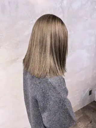 ミディアム ロアヘアーコーディネート所属・ナチュラルヘア /透明感/長井遥陽のヘアスタイル