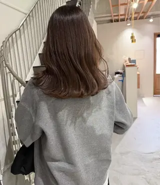 セミロング カラー 🌬️attrait 髪質改善/個室サロンのヘアスタイル