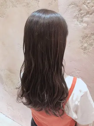 セミロング 代表山口ひな 髪質改善のプロのヘアスタイル
