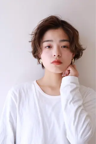 ショート 明石 歩樹のヘアスタイル