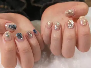 ネイル R'well所属・はばすみれ🎀ﾈｲﾙ 光ﾌｪｲｼｬﾙ ﾍｱのネイルデザイン