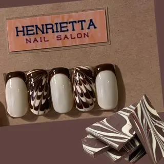 ネイル HENRIETTA NAILSALONのネイルデザイン