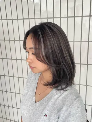 ミディアム カラー acero + hair&eyelash 幸手店【アチェロ】所属・ハイライトハイトーン 💖MOMOKAのヘアスタイル