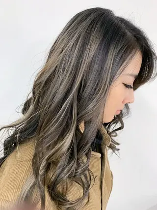 ロング 🥇近藤 恭輔🥇 Recharme新保のヘアスタイル