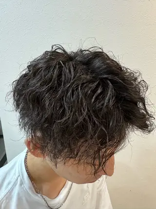 ショート パーマ メンズ 高井 柊のヘアスタイル