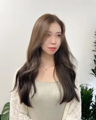 ロング カラー 韓国×髪質改善💊 似合わせ/武田涼のヘアスタイル