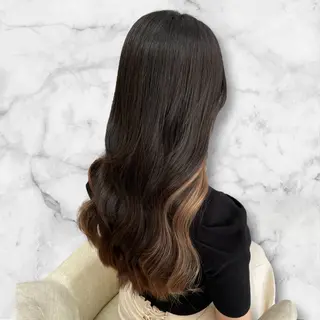 ロング カラー セルバ所属・HIRORO ブリーチ/ハイトーンのヘアスタイル