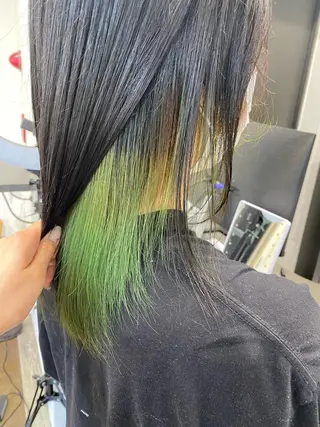 ミディアム maya レイヤーカットのヘアスタイル