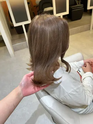 ミディアム 梛木 唯のヘアスタイル
