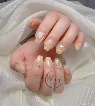 ミディアム nami ナミのネイルデザイン