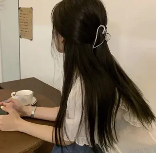 ロング カラー ヘアアレンジ 透け上品ハイトーン 職人ゆうと🤍のヘアスタイル