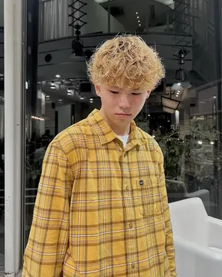 パーマ メンズ 透明感カラー／ レイヤー／ボブのヘアスタイル