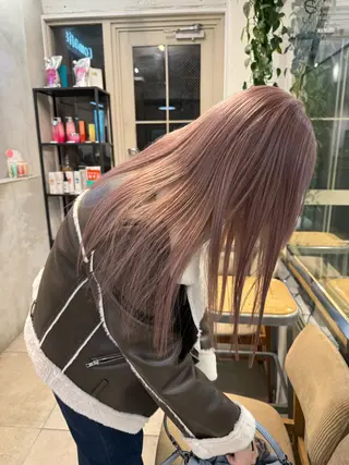 ロング カラー ミルクティー× グレージュMOMOのヘアスタイル