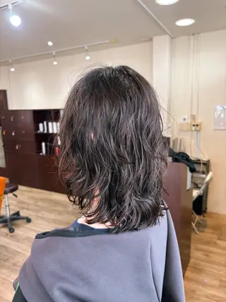 ミディアム Miyamoto Yasuchikaのヘアスタイル