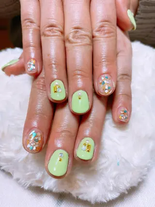 ネイル The Best Beauty受付担当のヘアスタイル