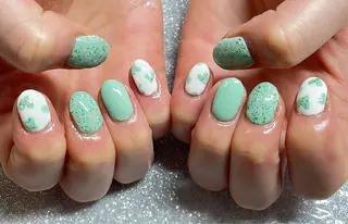 ネイル VIERU 🌈🎀💖のネイルデザイン