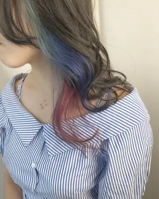 セミロング カラー しゅうさん🍝 麻田秀太郎のヘアスタイル