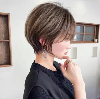 ショート カラー パーマ u hair所属・こばやし ももこのヘアスタイル