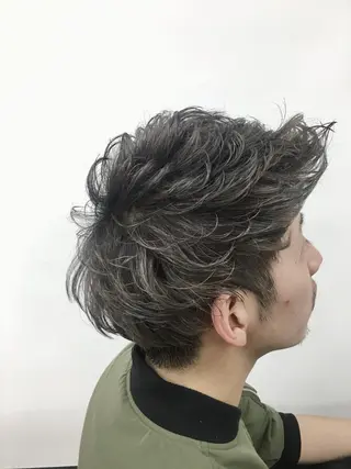ショート カラー due hair 京都駅前店 MILBON オージュア認定サロン【デューヘアー】所属・ハイトーンブリーチ 土坂　由志【京都】のヘアスタイル
