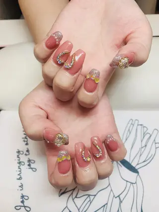 ネイル Ui_Amor (パラジェル)のネイルデザイン