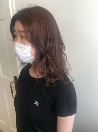 ミディアム カラー MIOベージュカラー 柔らかいカラーのヘアスタイル